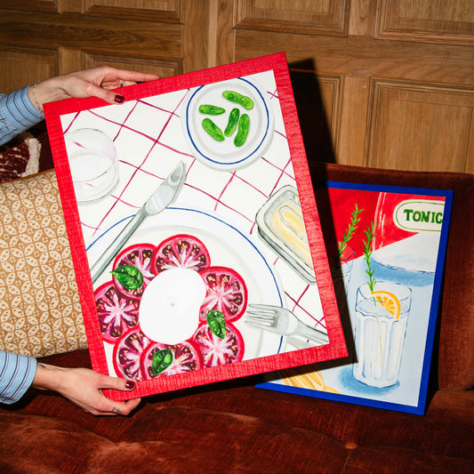 Mathilda Månsson - Girl Dinner med röd ram